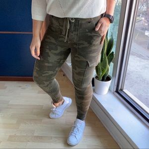 American Eagle next level stretch camo pants - Size 6